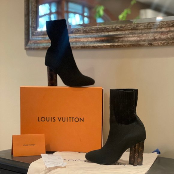 Louis Vuitton Shoes - Louis Vuitton Silhouette Ankle Boot - Size 39